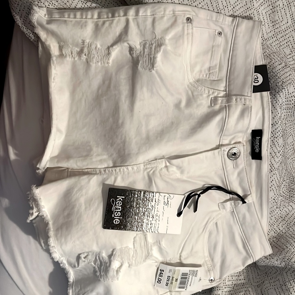 Kensie white jean shorts